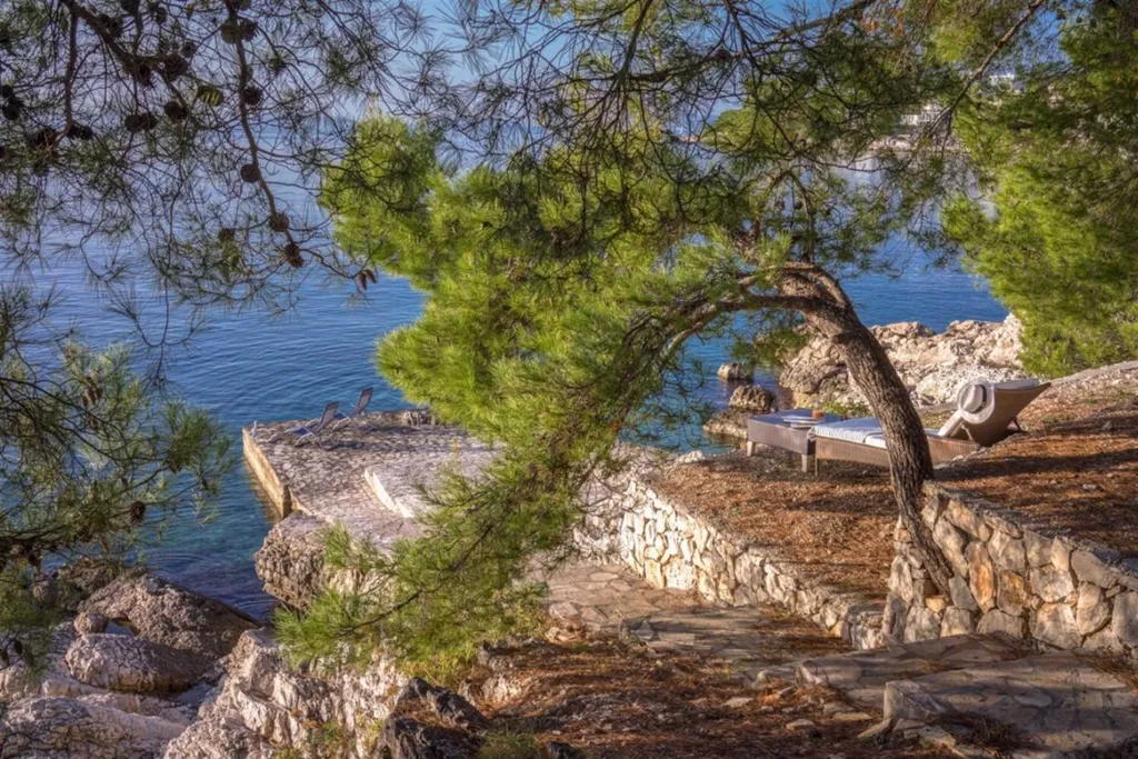 Sea View Villa with Pool in Primošten