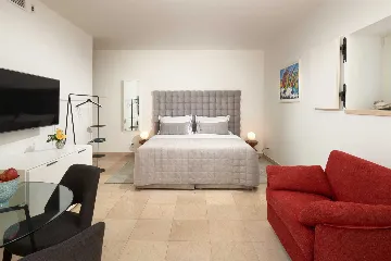 Modern Villa Retreat with Pool in Bol