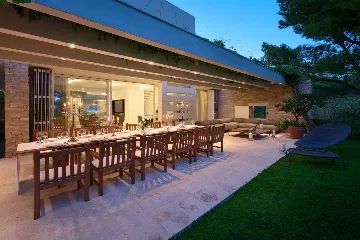 Modern Villa Retreat with Pool in Bol