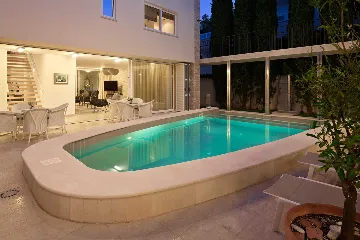 Modern Villa Retreat with Pool in Bol