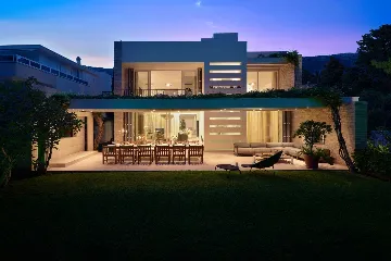 Modern Villa Retreat with Pool in Bol