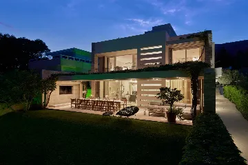 Modern Villa Retreat with Pool in Bol