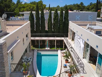 Modern Villa Retreat with Pool in Bol