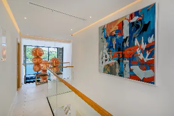 Waterfront Villa with Infinity Pool, Selca