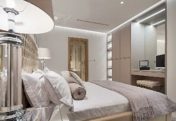 Waterfront Villa with Infinity Pool, Selca