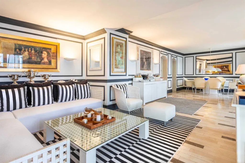 Seafront Villa with Pool in Dubrovnik