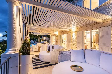 Seafront Villa with Pool in Dubrovnik