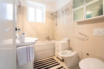 Seafront Villa with Pool in Dubrovnik