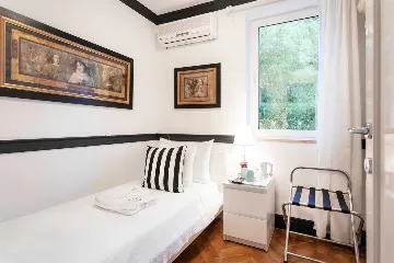 Seafront Villa with Pool in Dubrovnik