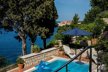 Elegant Stone Villa with Pool in Dubrovnik