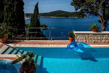 Elegant Stone Villa with Pool in Dubrovnik