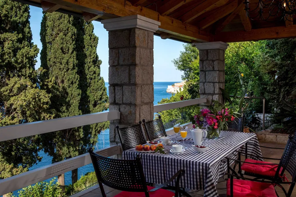 Elegant Stone Villa with Pool in Dubrovnik