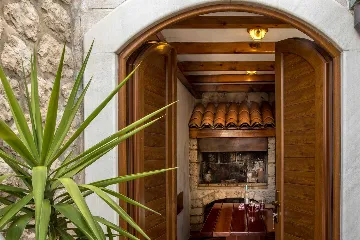 Elegant Stone Villa with Pool in Dubrovnik