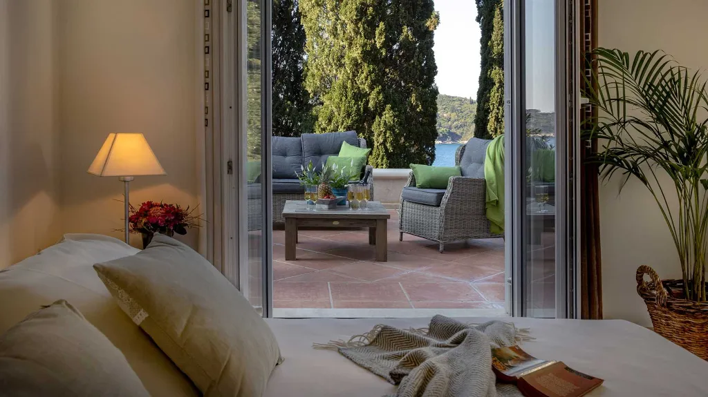 Elegant Stone Villa with Pool in Dubrovnik