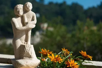 Seafront Wellness Villa with Pool, Blato