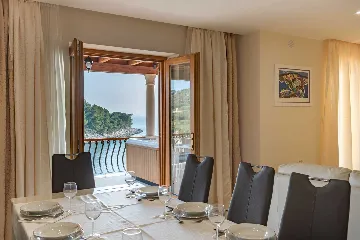 Seafront Wellness Villa with Pool, Blato
