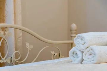 Seafront Wellness Villa with Pool, Blato