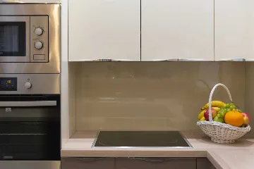 Seafront Wellness Villa with Pool, Blato