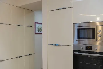 Seafront Wellness Villa with Pool, Blato