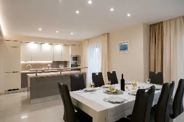 Seafront Wellness Villa with Pool, Blato