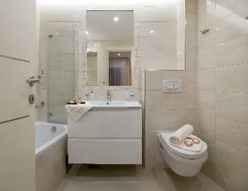 Seafront Wellness Villa with Pool, Blato