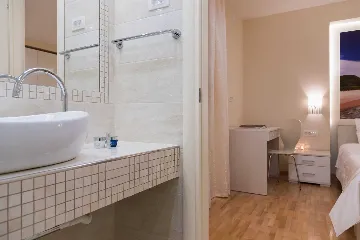 Seafront Wellness Villa with Pool, Blato