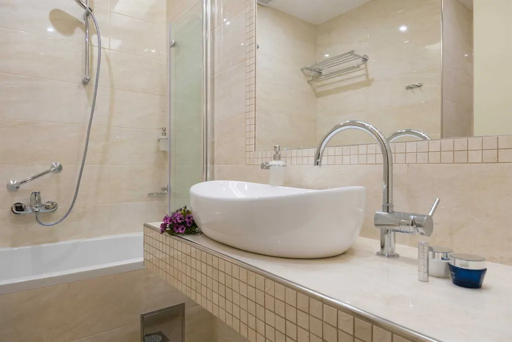 Seafront Wellness Villa with Pool, Blato