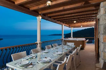 Seafront Wellness Villa with Pool, Blato