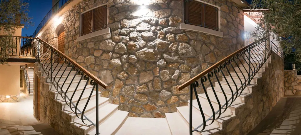 Seafront Wellness Villa with Pool, Blato