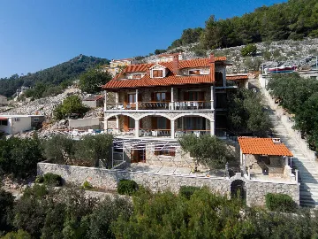 Seafront Wellness Villa with Pool, Blato