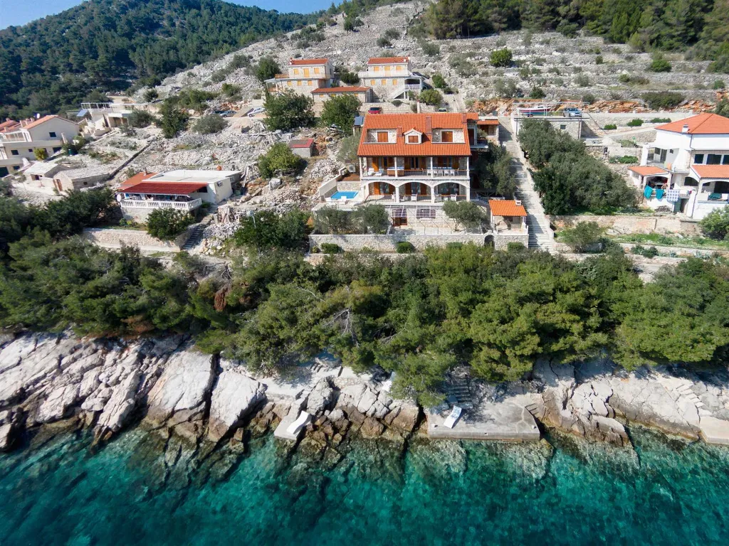Seafront Wellness Villa with Pool, Blato
