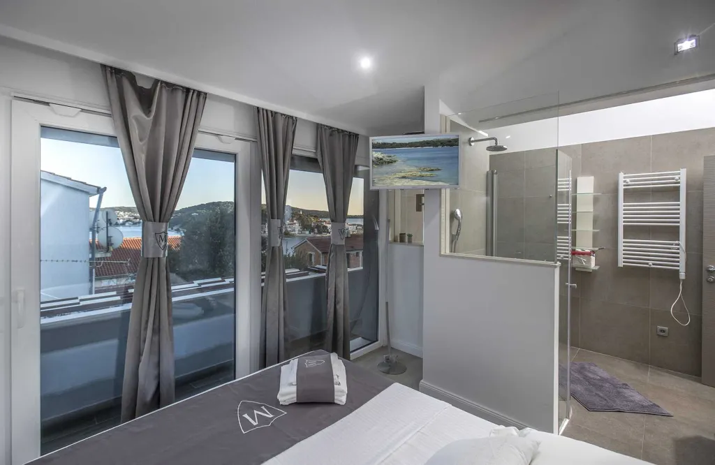 Contemporary Seaside Villa with Pool, Rogoznica