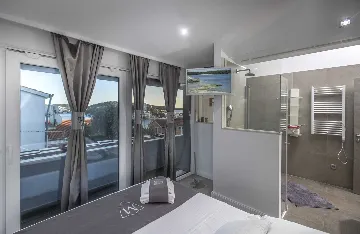 Contemporary Seaside Villa with Pool, Rogoznica