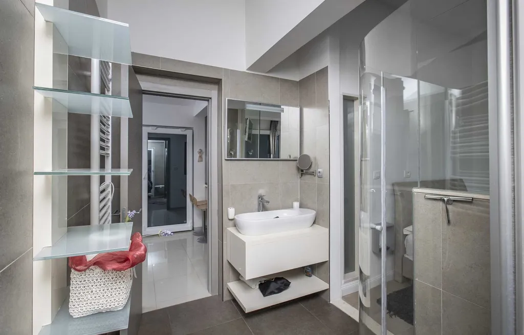 Contemporary Seaside Villa with Pool, Rogoznica