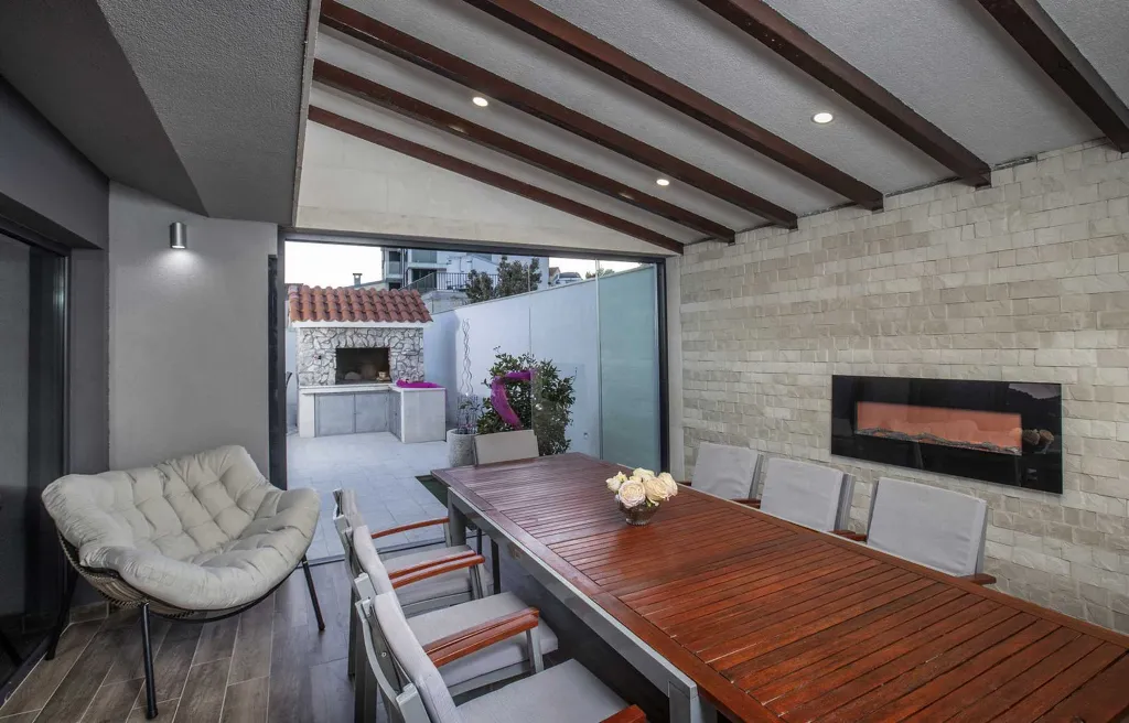 Contemporary Seaside Villa with Pool, Rogoznica