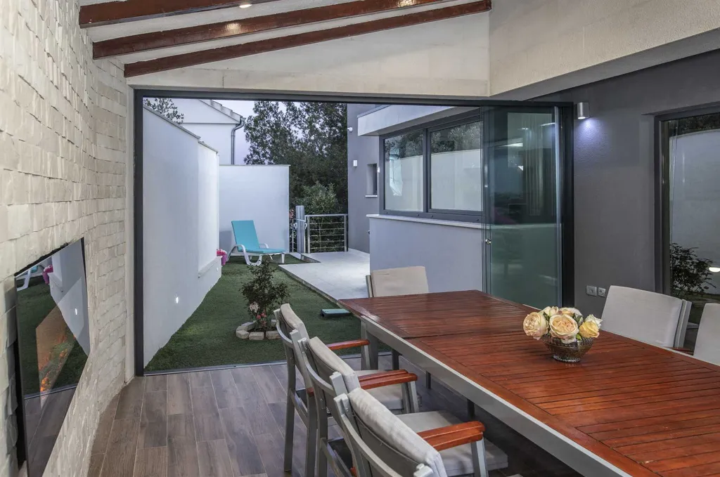 Contemporary Seaside Villa with Pool, Rogoznica
