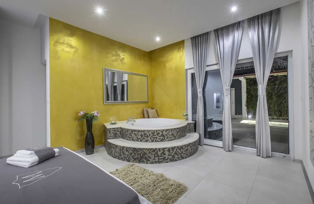 Contemporary Seaside Villa with Pool, Rogoznica