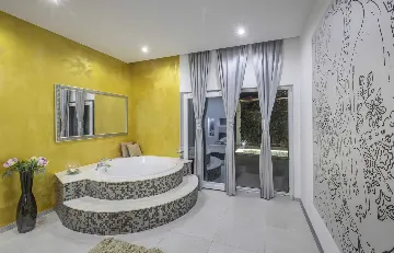 Contemporary Seaside Villa with Pool, Rogoznica