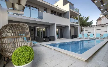 Contemporary Seaside Villa with Pool, Rogoznica