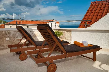 Elegant 5-Bedroom Villa with Pool in Bol