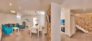 Elegant 5-Bedroom Villa with Pool in Bol