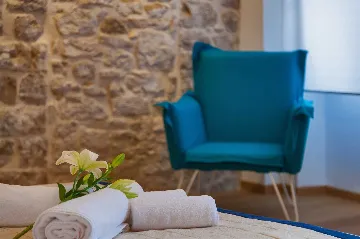 Elegant 5-Bedroom Villa with Pool in Bol