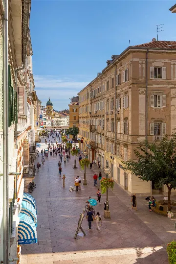 Rijeka 2-Bedroom Apartment for 3–5 Guests