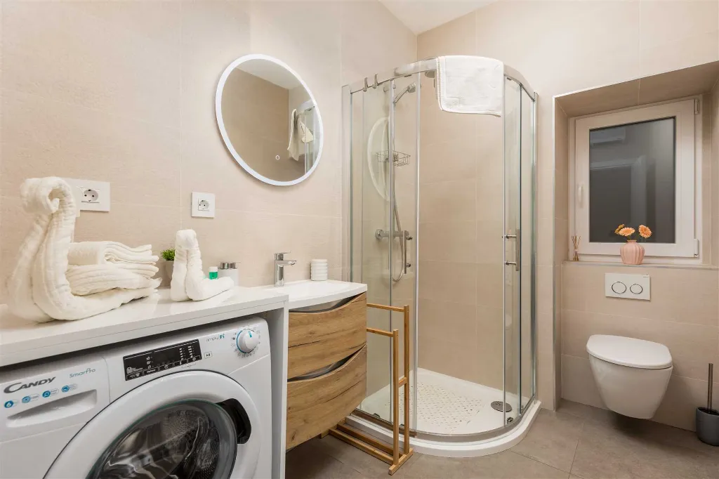 Rijeka 2-Bedroom Apartment for 3–5 Guests