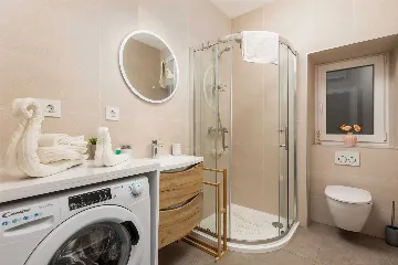 Rijeka 2-Bedroom Apartment for 3–5 Guests