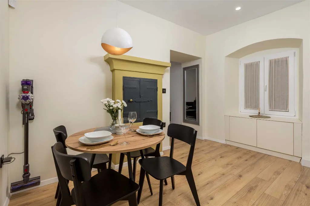 Rijeka 2-Bedroom Apartment for 3–5 Guests