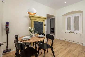Rijeka 2-Bedroom Apartment for 3–5 Guests