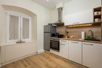 Rijeka 2-Bedroom Apartment for 3–5 Guests