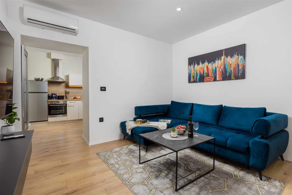 Rijeka 2-Bedroom Apartment for 3–5 Guests