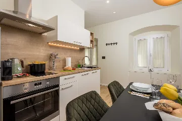 Rijeka 1-Bedroom Apartment for up to 4